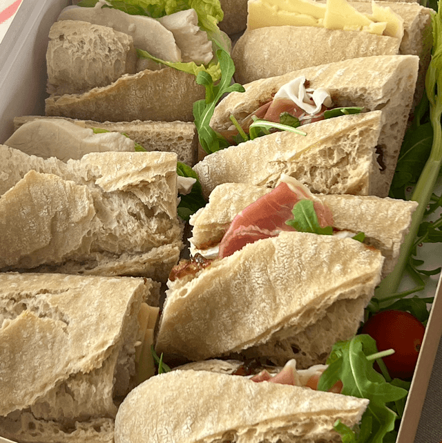 Mixed Platter- Baguettes (9 pcs )