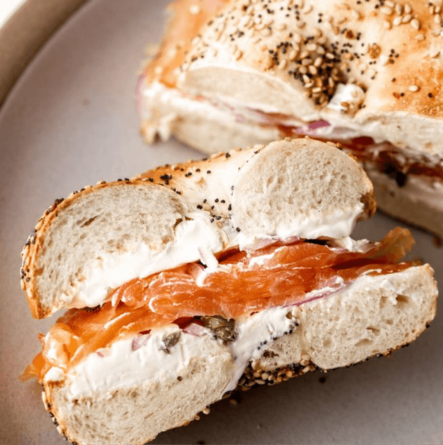 Bagel- Smoked salmon cream Cheese