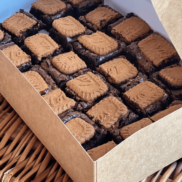 Cake - Brownie Platter Biscoff &amp; caramel (16pcs)