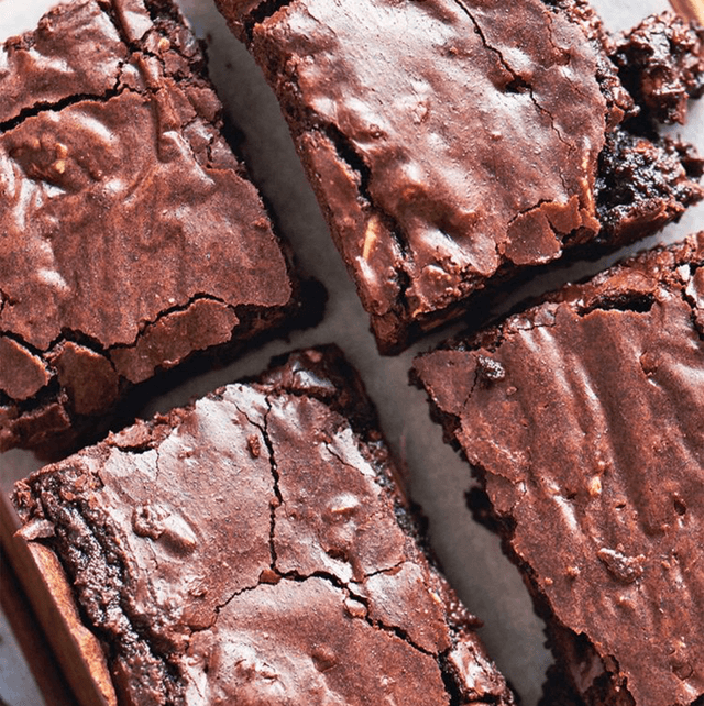 Cake- 6 x Brownies 